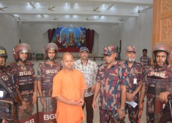 শারদীয় দুর্গাপূজা নির্বিঘ্নে করতে বিজিবির বিভিন্ন পূজামণ্ডপ পরিদর্শন