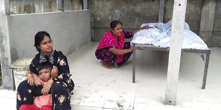 সিদ্ধিরগঞ্জে সড়ক দুর্ঘটনায় দুই যুবক নিহত