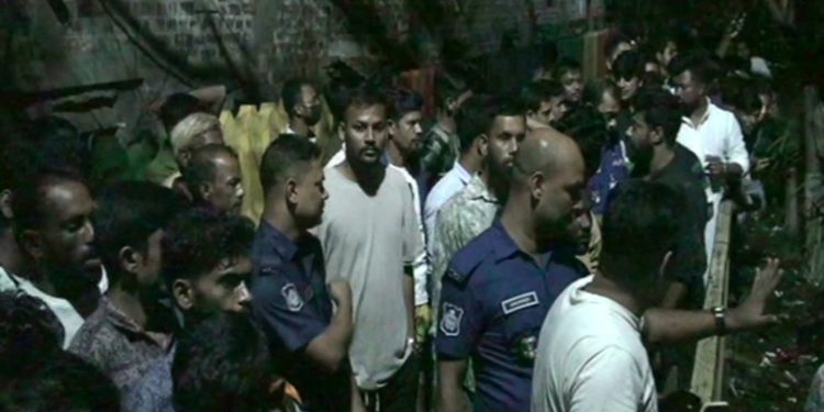 শহরের জিমখানায় লেক থেকে অজ্ঞাত এক যুবকের মরদেহ উদ্ধার