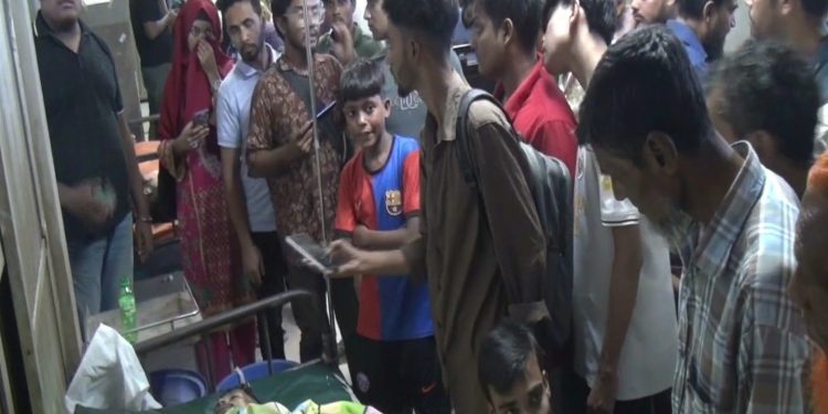 খানপুরে কিশোরীকে ধর্ষণের অভিযোগে এক যুবককে পিটিয়ে হত্যা