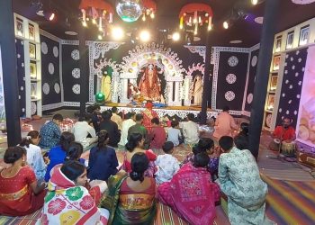 নারায়ণগঞ্জে উৎসবমুখর পরিবেশে কালী পূজা উদযাপন