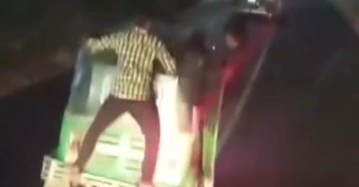 ঢাকা-চট্টগ্রাম মহাসড়কে চলন্ত সিএনজিতে ছুরিকাঘাতের ভিডিও ভাইরাল