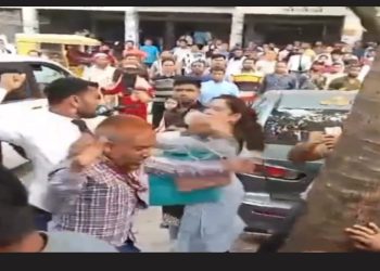 প্রকাশ্যে আদালত প্রাঙ্গণে বিচারপ্রার্থীকে মারধর, বিএনপি নেতার দাবি ষড়যন্ত্র