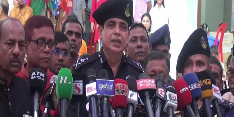 সারা দেশের ৪৯ টি মণ্ডপে নাশতার চেষ্টায় ১৯ জন দুষ্কৃতিকারী গ্রেপ্তার-র্যাবের মহাপরিচালক