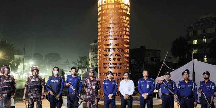 নারায়ণগঞ্জে অপ্রীতিকর ঘটনা এড়াতে পুলিশের বিশেষ টহল