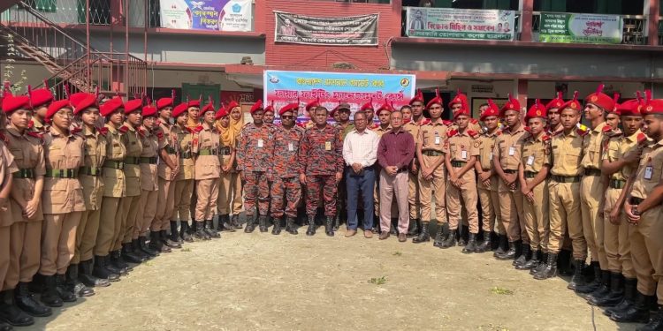ভূমিকম্প ও অগ্নি দুর্ঘটনা প্রতিরোধে নারায়ণগঞ্জে ফায়ার সার্ভিসের বিশেষ প্রশিক্ষণ
