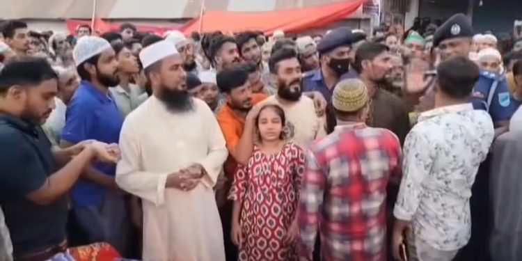 প্যারোলে মুক্তি পেয়ে অন্তঃসত্ত্বা স্ত্রীর জানাজায় বন্দরে যুবলীগ নেতা সুৃমন