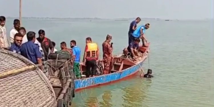 সোনারগাঁয়ে মেঘনা নদীতে সিমেন্ট বোঝাই ট্রলার ডুবি, নিখোঁজ দুই জনের মরদেহ উদ্ধার