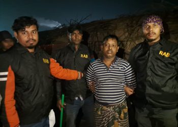 ওসমান হাদিকে গু/লির ঘটনায় অভিযুক্ত ফয়সালের সহযোগী কবির নারায়ণগঞ্জে গ্রেপ্তার