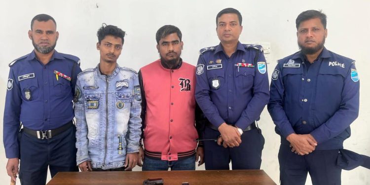 বন্দরে বিদেশি পিস্তল ও গুলিসহ দুই অস্ত্রধারী সন্ত্রাসী গ্রেপ্তার