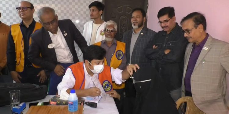 বিদ্যানিকেতন ট্রাস্ট’র উদ্যোগে বিনামূল্যে চক্ষু পরীক্ষা ও চিকিৎসা সেবা প্রদান