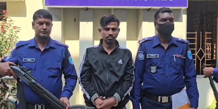 রুপগঞ্জে একাধিক মামলার আসামী টিপু গ্রেপ্তার