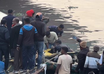বুড়িগঙ্গা নদীতে বাল্কহেড ডুবি-নিখোঁজের দশ ঘন্টা পর ২ শ্রমিকের মরদেহ উদ্ধার