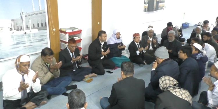 খালেদা জিয়ার আত্মার মাগফিরাত কামনায় জেলা আইনজীবী সমিতি’র মসজিদে দোয়া