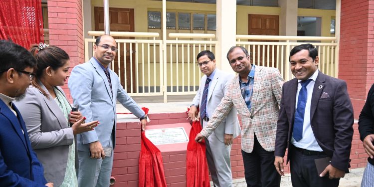 শিশুদের মাঝে শীতবস্ত্র, শিক্ষা সামগ্রী ও কম্পিউটার বিতরণ ও মিনি পার্ক উদ্বোধন করেন জেলা প্রশাসক