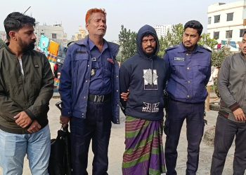 মাদক ও বিপুল পরিমাণ দেশীয় অস্ত্র সহ ফাইটার মনির গ্রেফতার