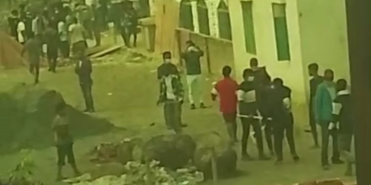 ফতুল্লায় ছাত্রদল-যুবদলের দুই গ্রুপের সংর্ঘষ, আটক ৮