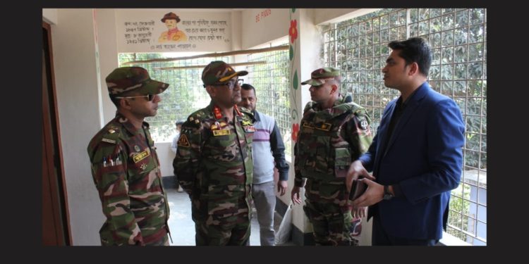 আড়াইহাজারে ভোট কেন্দ্র পরিদর্শনে সেনাবাহিনী