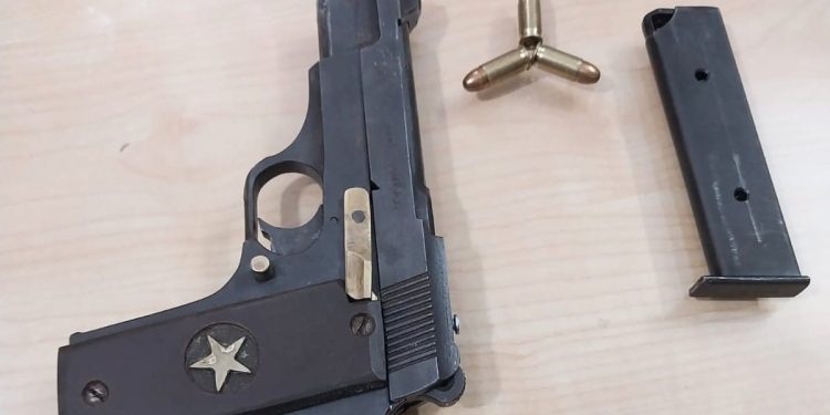 আড়াইহাজারে বিদেশী পিস্তল ও ম্যাগাজিন সহ গুলি উদ্ধার