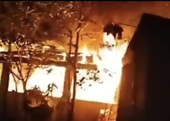 রুপগঞ্জে আগুনে ৫ টি বসত ঘর পুড়ে ছাই