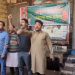 নারায়ণগঞ্জ আওয়ামীলীগ অফিসের সামনে ব্যানার সাটিয়ে জয় বাংলা স্লোগান