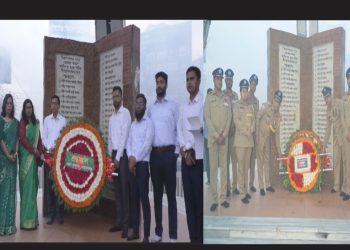 স্বাধীনতা দিবসে শহীদদের প্রতি জেলা প্রশাসনের শ্রদ্ধা