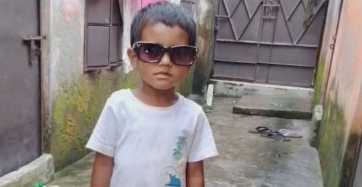 ফতুল্লায় নির্মাণধীন ভবনের লোহার পাইপ পড়ে শিশুর মৃ/ত্যু