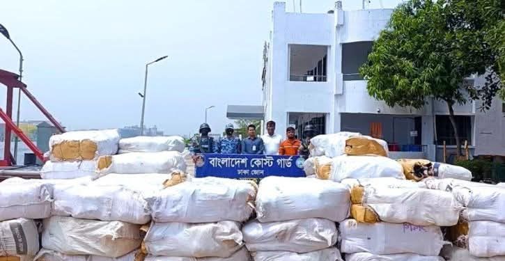 সোনারগায়ে ৩০০ কেজি নিষিদ্ধ পলিথিন জব্দ