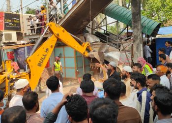 সোনারগাঁয়ে ৫ শতাধিক অবৈধ দোকানপাট উচ্ছেদ, জরিমানা ও কারাদন্ড 