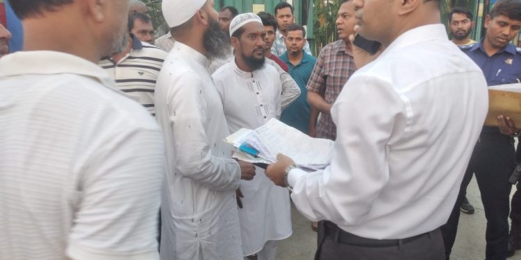 সিদ্ধিরগঞ্জে অবৈধভাবে জ্বালানি তেল বিক্রি, আটক ২