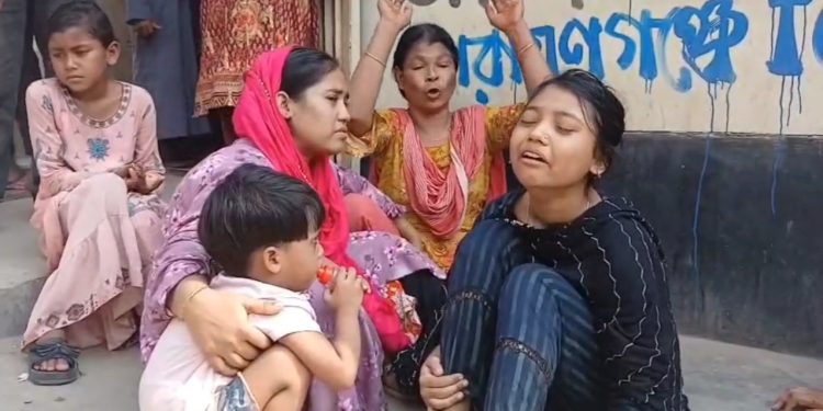 নারায়ণগঞ্জে পানির ট্যাংক পরিষ্কার করতে গিয়ে দুই শ্রমিকের মৃ/ত্যু