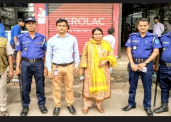 বন্দরে আইন লঙ্ঘনের দায়ে ৬ ফার্মেসিকে ১৮ হাজার টাকা জরিমানা