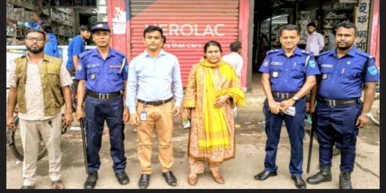 বন্দরে আইন লঙ্ঘনের দায়ে ৬ ফার্মেসিকে ১৮ হাজার টাকা জরিমানা