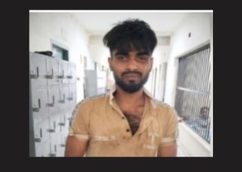 সিদ্ধিরগঞ্জে সেনাবাহিনীর মোবাইল ছিনতাইয়ের সময় যুবক গ্রেপ্তার