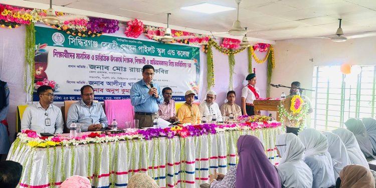 শিক্ষার্থীদের পাঠ্যক্রমিক কার্যক্রম বাড়ানো প্রয়োজন-ডিসি রায়হান