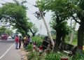 ঢাকা-চট্টগ্রাম মহাসড়কে কাভার্ডভ্যান উল্টে চালক নিহত, আহত হেলপার