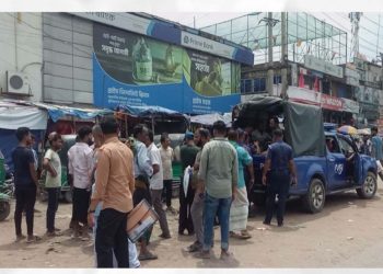 সোনারগাঁয়ে ফুটপাত দখল ও অবৈধ পার্কিংয়ের দায়ে ১৫ জন গ্রেফতার, ১৪ জনের কারাদণ্ড