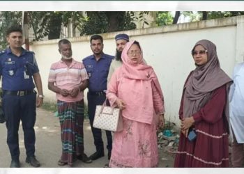 সোনারগাঁয়ে খাসির মাংসে পানি মিশিয়ে বিক্রির দায়ে ব্যবসায়ীকে জরিমানা