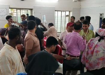 সোনারগাঁয়ে আসামি ধরতে গিয়ে তিন পুলিশ সদস্য সহ চারজনকে কুপিয়ে জখম