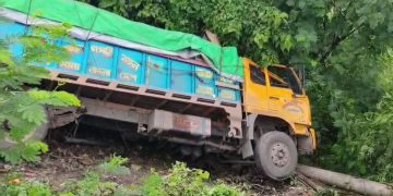 সোনারগায়ে মহাসড়কে ট্রাক চাপায় পথচারী আলম নিহত