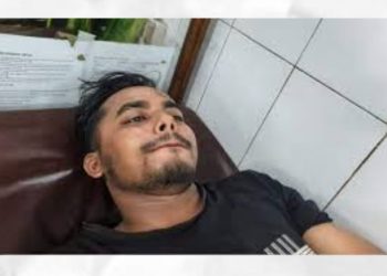 লোডশেডিং নিয়ে ফেসবুকে পোস্ট শেয়ার করায় এক তরুণকে তুলে নিয়ে মারধর