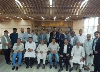 নারায়ণগঞ্জের উন্নয়নে ব্যবসায়ীদের সঙ্গে নিয়ে কাজ করার প্রত্যয় ৫ এমপির