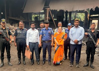 ফতুল্লায় বায়ুদূষন বন্ধে তিন প্রতিষ্ঠানকে জরিমানা