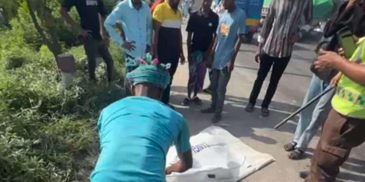 সোনারগাঁয়ে সড়ক দুর্ঘটনায় প্রান গেল ১৮ বছরের যুবকের