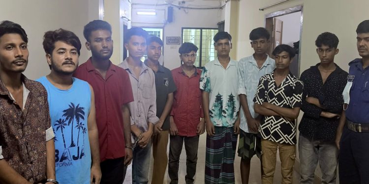 ফতুল্লায় মিছিলের প্রস্তুতিকালে আজমেরী ওসমানের ১০ অনুসারী গ্রেপ্তার