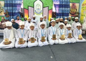 কুমিল্লায় মাদরাসায়ে এমদাদিয়ার ৮ শিক্ষার্থীর হিফজ সম্পন্ন