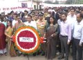 নারায়ণগঞ্জ জেলা প্রশাসনের উদ্যোগে জুলাই স্মৃতিস্তম্ভে পুস্পার্ঘ অর্পণ
