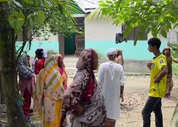 মসজিদ কমিটি নিয়ে দ্বন্দ্ব রূপগঞ্জে দুই পক্ষের রক্তক্ষয়ী সংঘর্ষ, আহত-১০