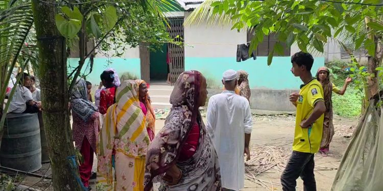 মসজিদ কমিটি নিয়ে দ্বন্দ্ব রূপগঞ্জে দুই পক্ষের রক্তক্ষয়ী সংঘর্ষ, আহত-১০