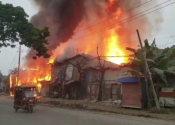 ফতুল্লায় ইজিবাইকের গ্যারেজে অগ্নিকান্ড